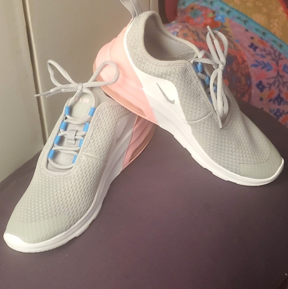 Nike Air Max Motion 2  Running Shoes